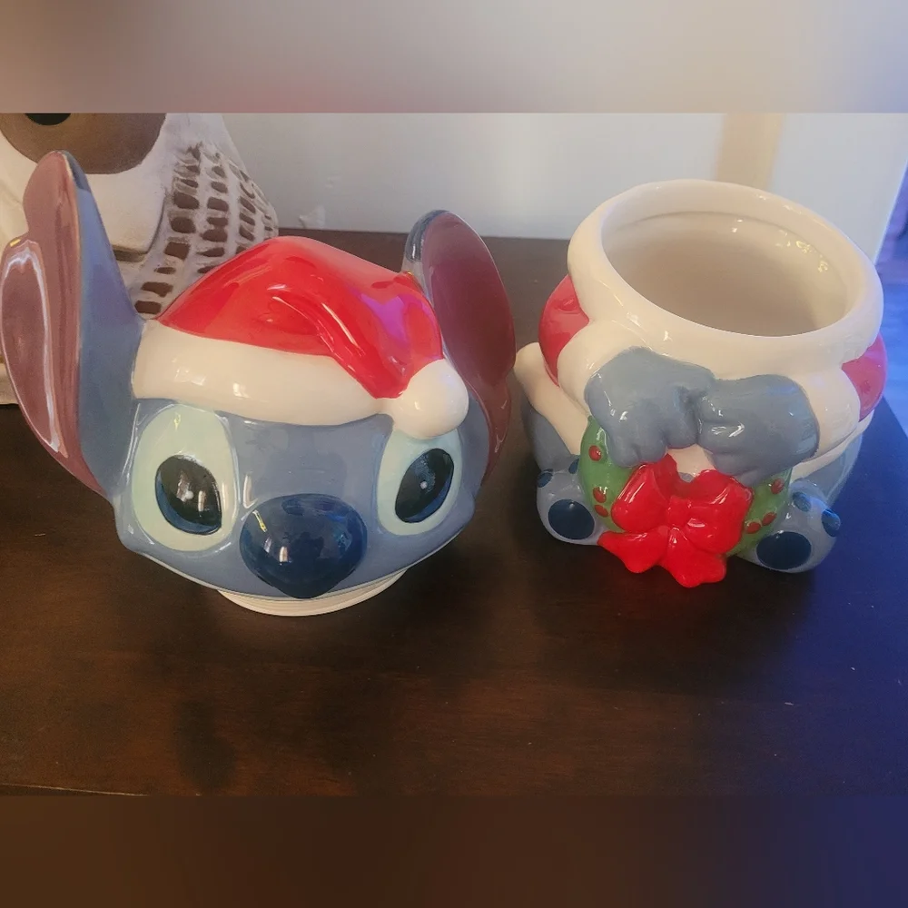 Disney stitch zrike brands holiday Santa stitch cookie jar-rare hard to find
